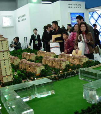春展镜头:中国铁建花语城现场登记1000余人